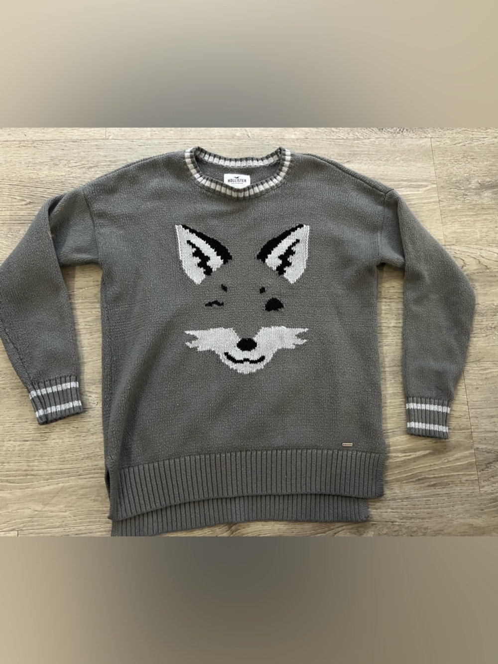 Hollister Gray Fox Face Knit Sweater